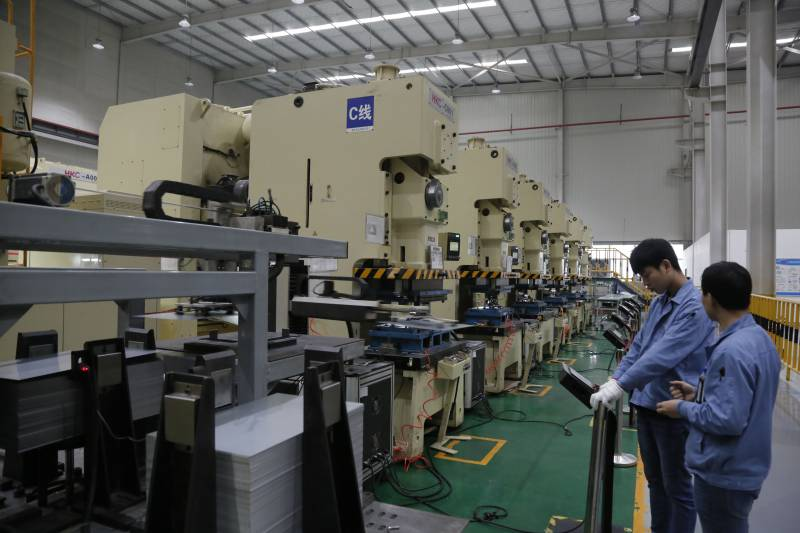 خصائص ومقارنة الصحافة غريب الأطوار