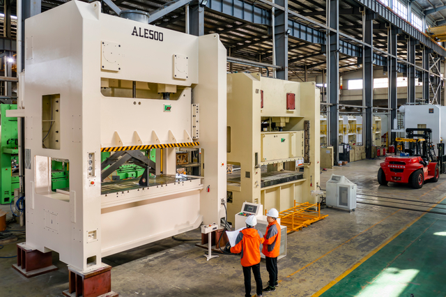 مكبس الطاقة حسب الطلب حجم اللون حل خط إنتاج الختم الكبير