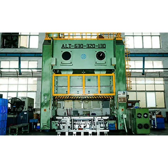 مناور ثنائي الأبعاد مقابل مناور ثلاثي الأبعاد: شرح الاختلافات الرئيسية