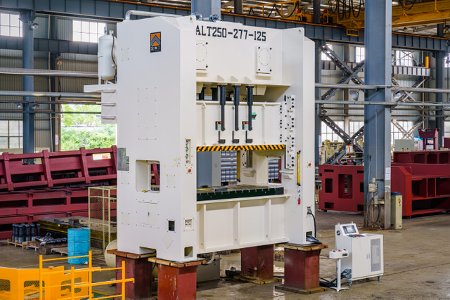 آلة صنع الصفائح المثقبة من الفولاذ المقاوم للصدأ عالية الجودة لتثقيب الصفائح المعدنية المثقبة